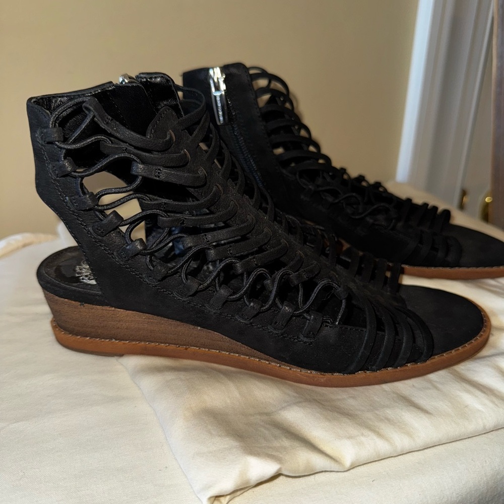 Vince Camuto Romera Caged Sandals Black Gladiator womens Sz 6